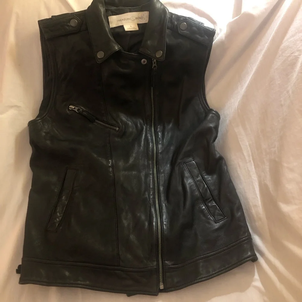 Treasure &Bond Black 100% Leather Vest Nordstrom Brand Biker Babe Women’s Small - Picture 1 of 14